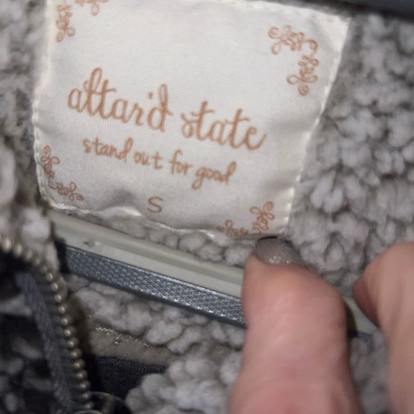 Alter’d State Gray / Beige Quarter Zip Sherpa Jacket - Picture 3 of 6